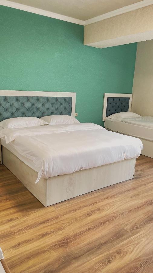 Khan Plaza Almati Kültér fotó