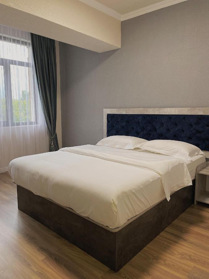 Khan Plaza Almati Kültér fotó
